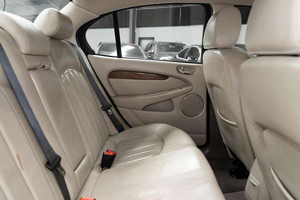 2007 Jaguar X-Type LE X400