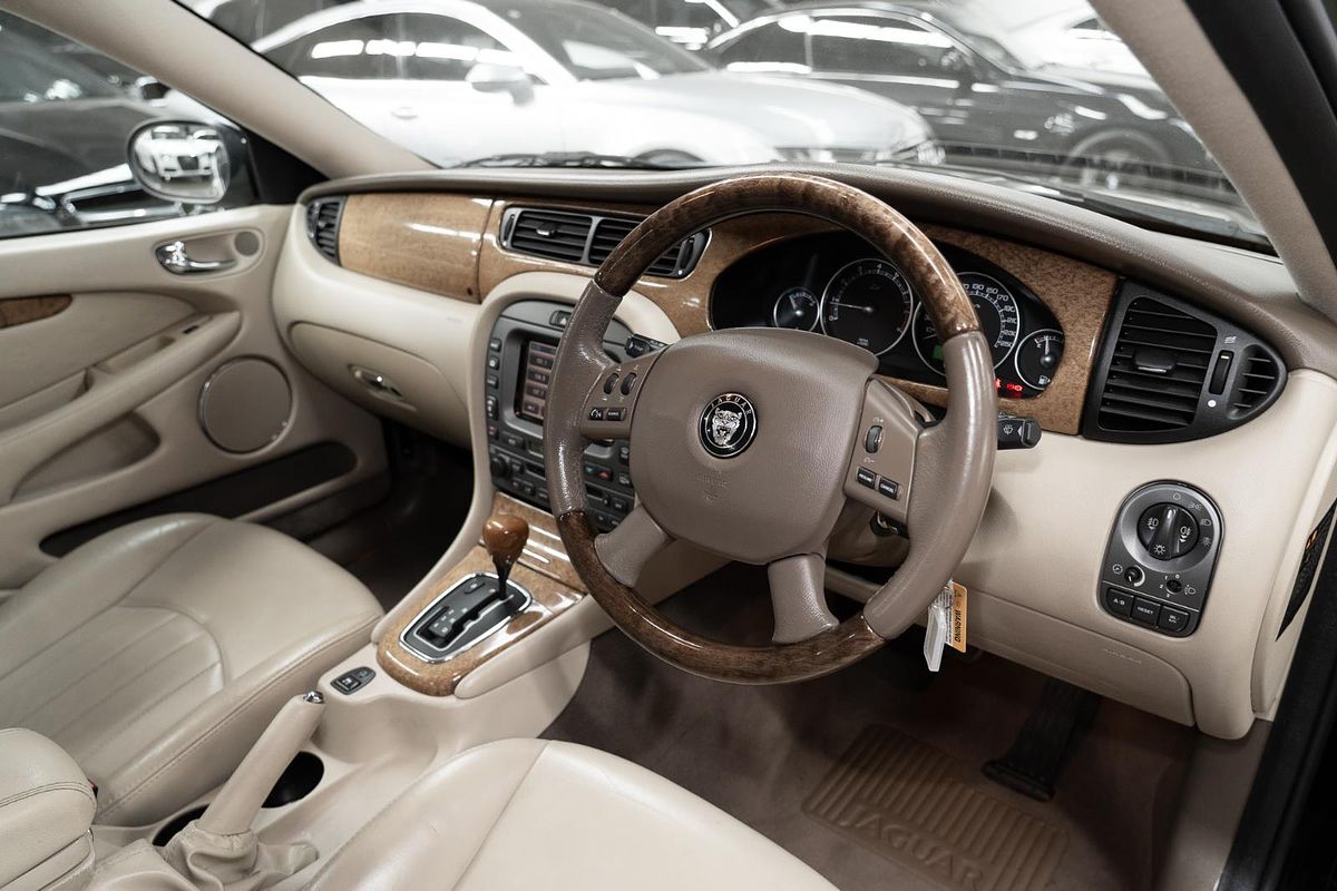 2007 Jaguar X-Type LE X400