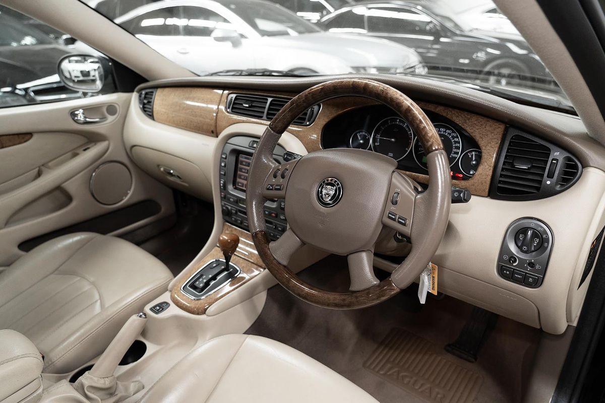 2008 Jaguar X-Type LE X400