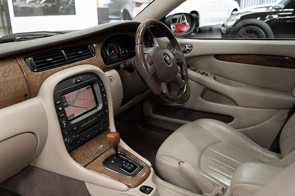 2007 Jaguar X-Type LE X400