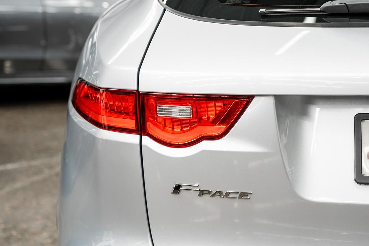 2017 Jaguar F-PACE 30d R-Sport X761