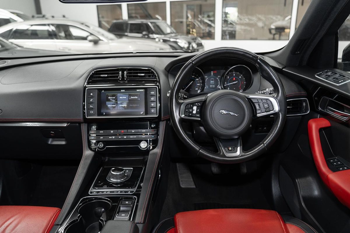 2017 Jaguar F-PACE 30d R-Sport X761