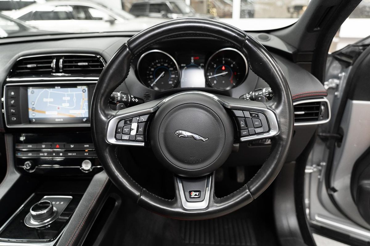 2017 Jaguar F-PACE 30d R-Sport X761
