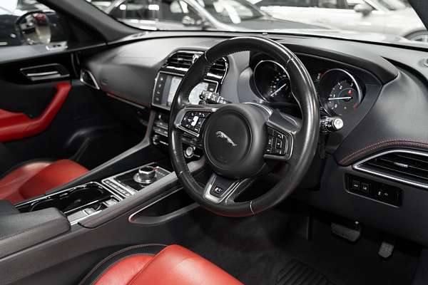 2017 Jaguar F-PACE 30d R-Sport X761