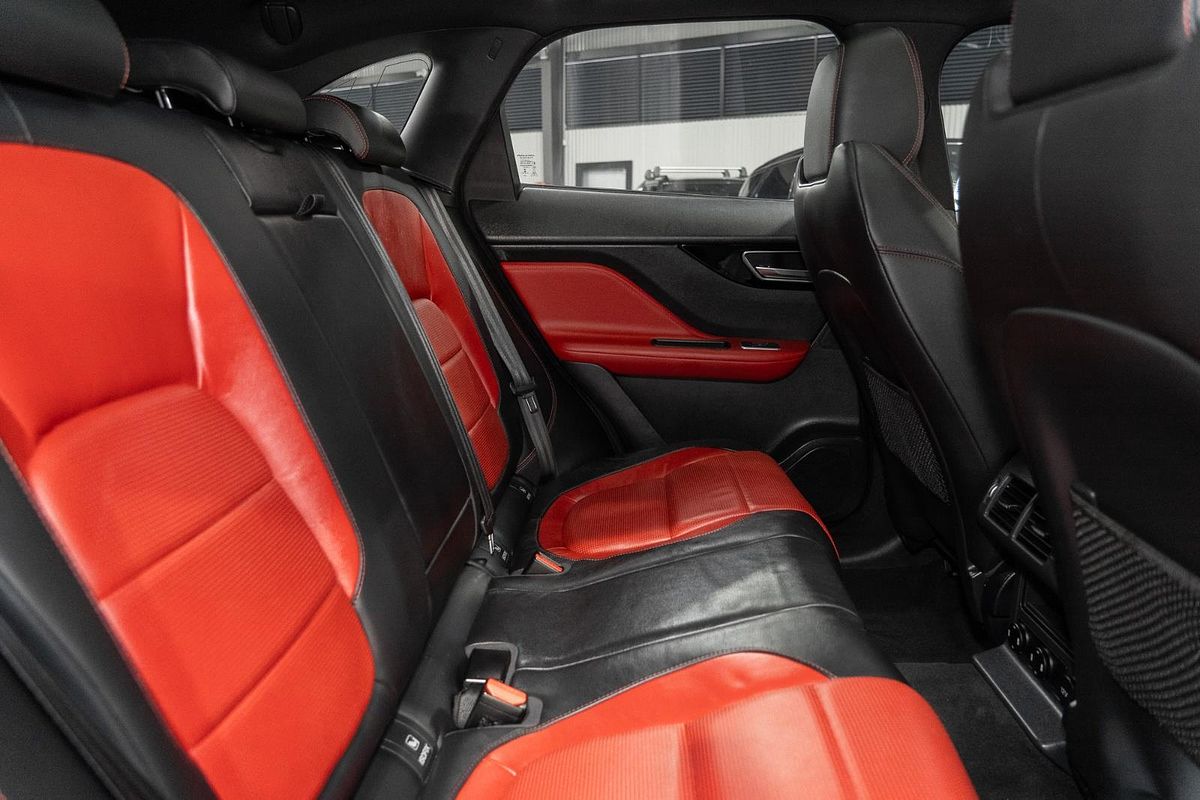 2017 Jaguar F-PACE 30d R-Sport X761