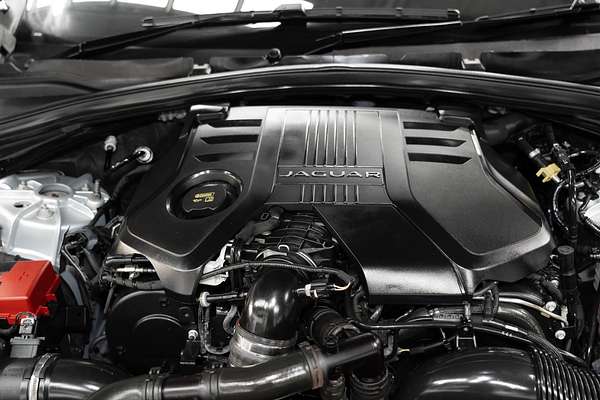 2017 Jaguar F-PACE 30d R-Sport X761