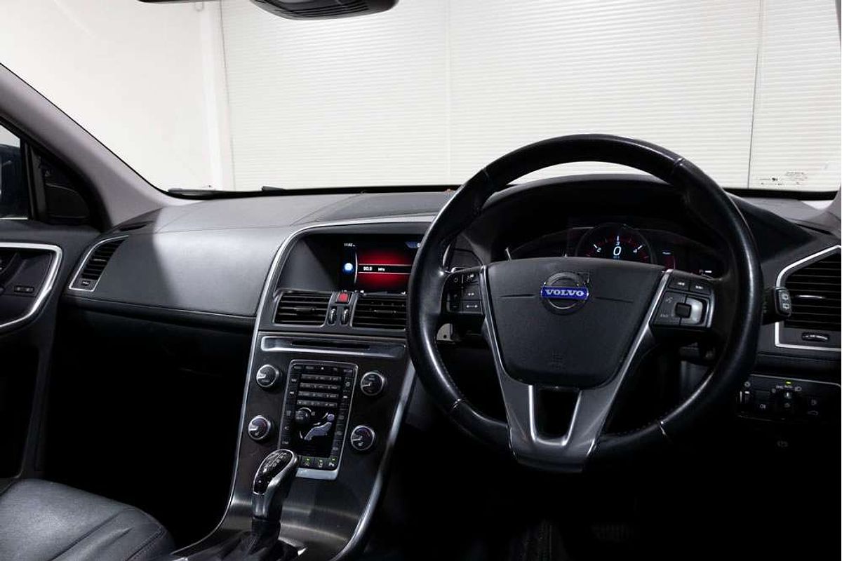 2014 VOLVO XC60 D4 KINETIC 8 SP AUTOMATIC 4D WAGON DT4 DIESEL