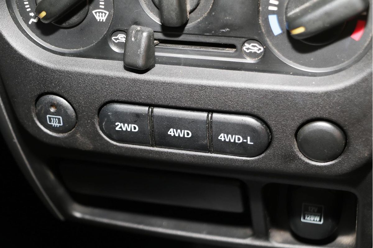 2012 Suzuki Jimny Sierra SN413 T6