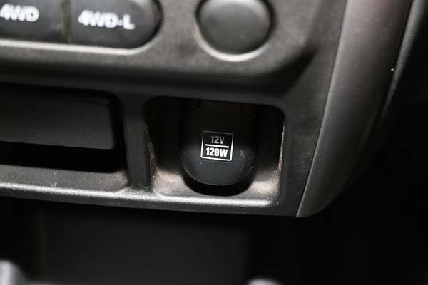 2012 Suzuki Jimny Sierra SN413 T6