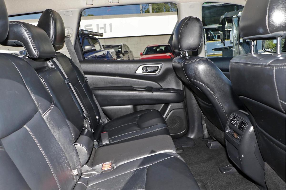 2015 Nissan Pathfinder ST-L R52