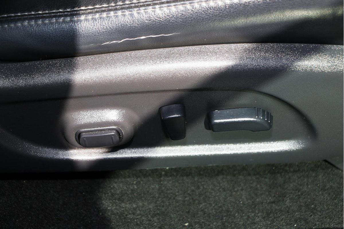 2015 Nissan Pathfinder ST-L R52