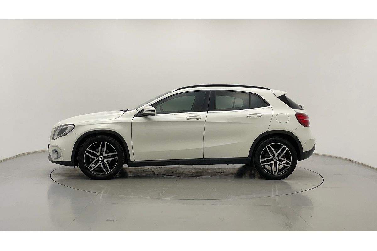 2017 Mercedes-Benz GLA-Class GLA180 X156