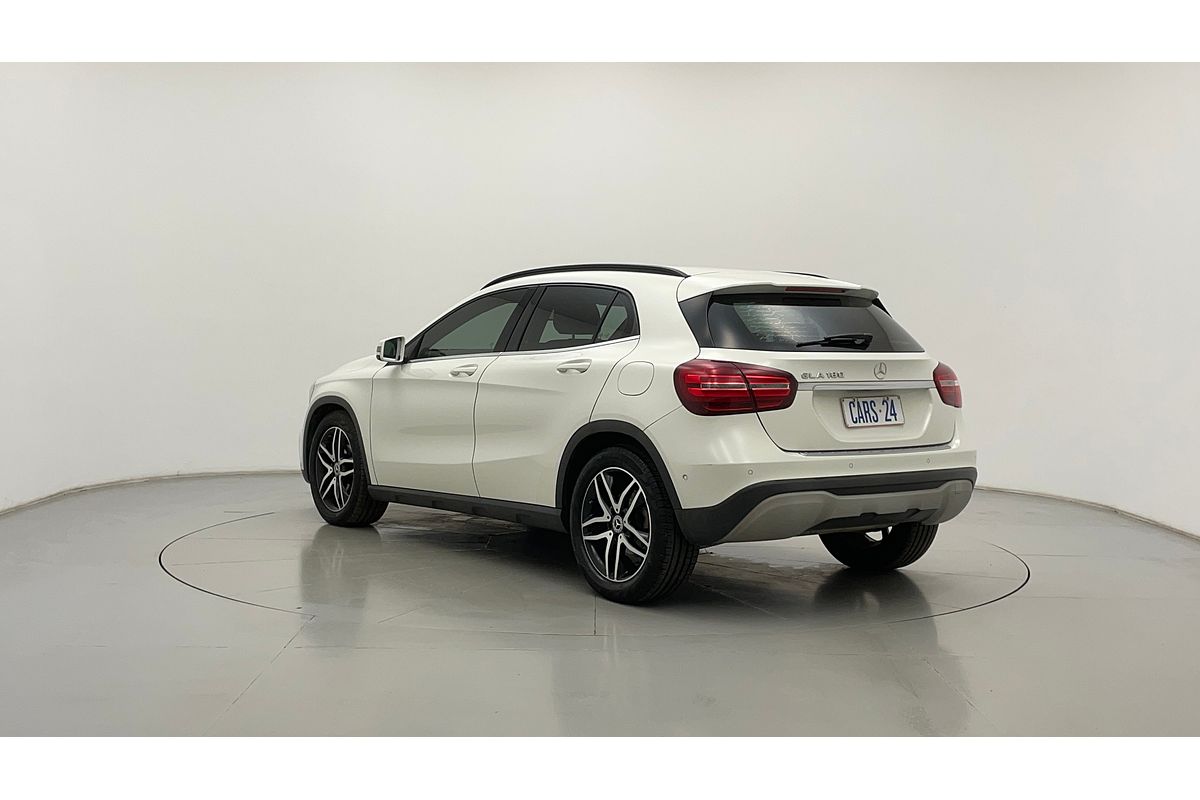 2017 Mercedes-Benz GLA-Class GLA180 X156