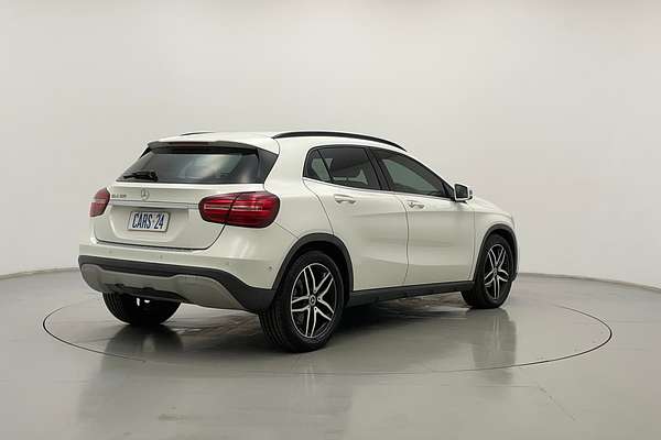 2017 Mercedes-Benz GLA-Class GLA180 X156