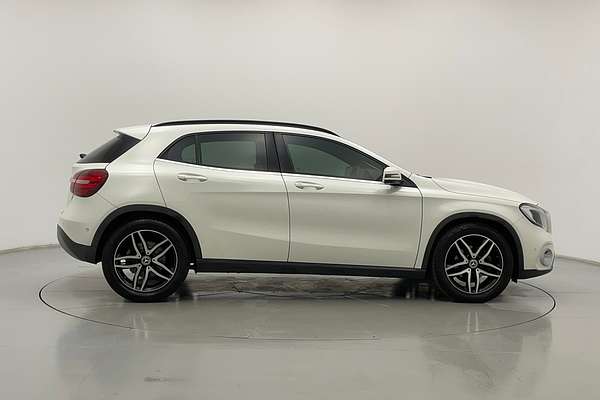 2017 Mercedes-Benz GLA-Class GLA180 X156