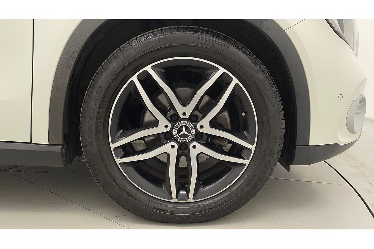 2017 Mercedes-Benz GLA-Class GLA180 X156