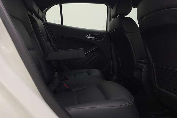 2017 Mercedes-Benz GLA-Class GLA180 X156