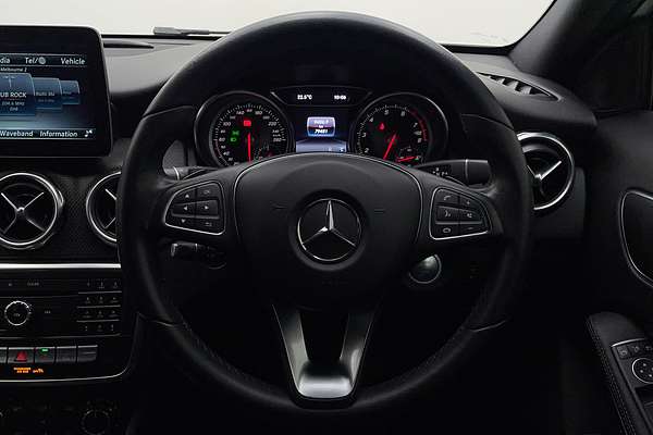 2017 Mercedes-Benz GLA-Class GLA180 X156