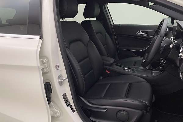 2017 Mercedes-Benz GLA-Class GLA180 X156
