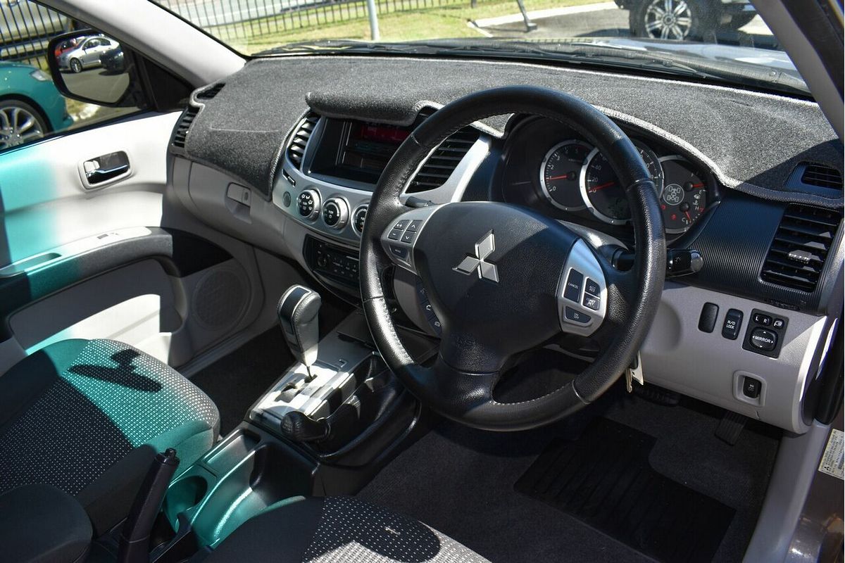 2013 Mitsubishi Triton GLX-R MN 4X4