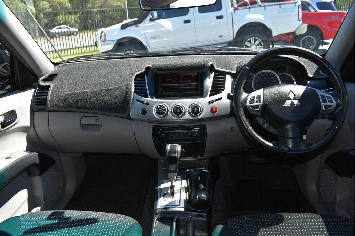2013 Mitsubishi Triton GLX-R MN 4X4