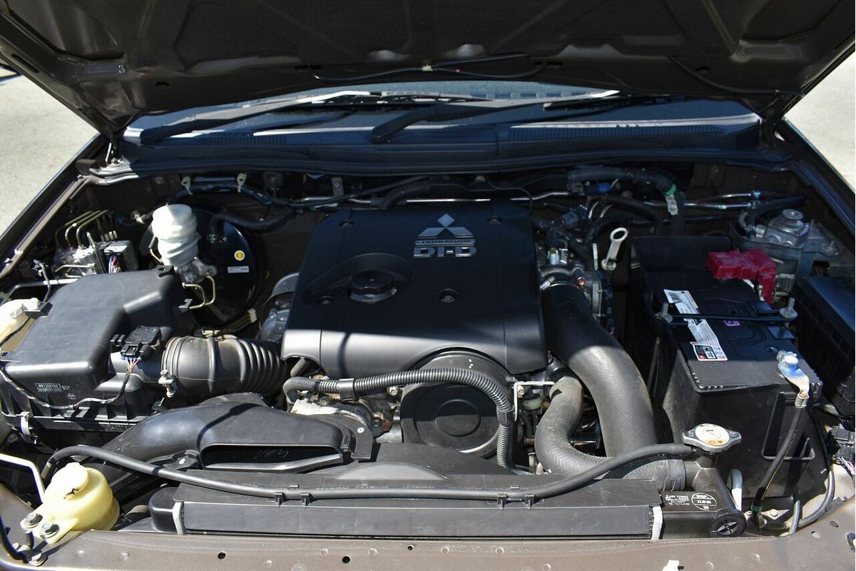 2013 Mitsubishi Triton GLX-R MN 4X4