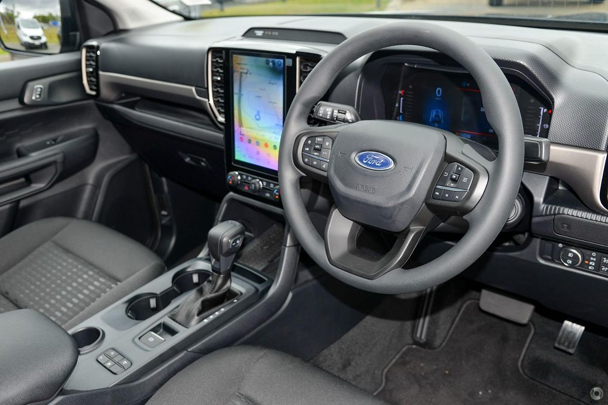 2025 Ford Everest Ambiente