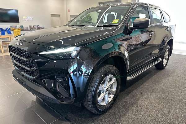 2025 Isuzu MU-X LS-M