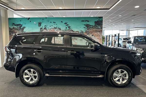 2025 Isuzu MU-X LS-M