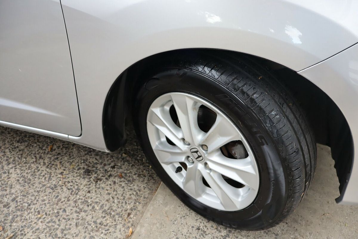 2014 Honda Jazz Vibe GE MY12 Update