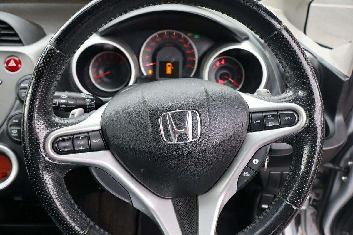 2014 Honda Jazz Vibe GE MY12 Update