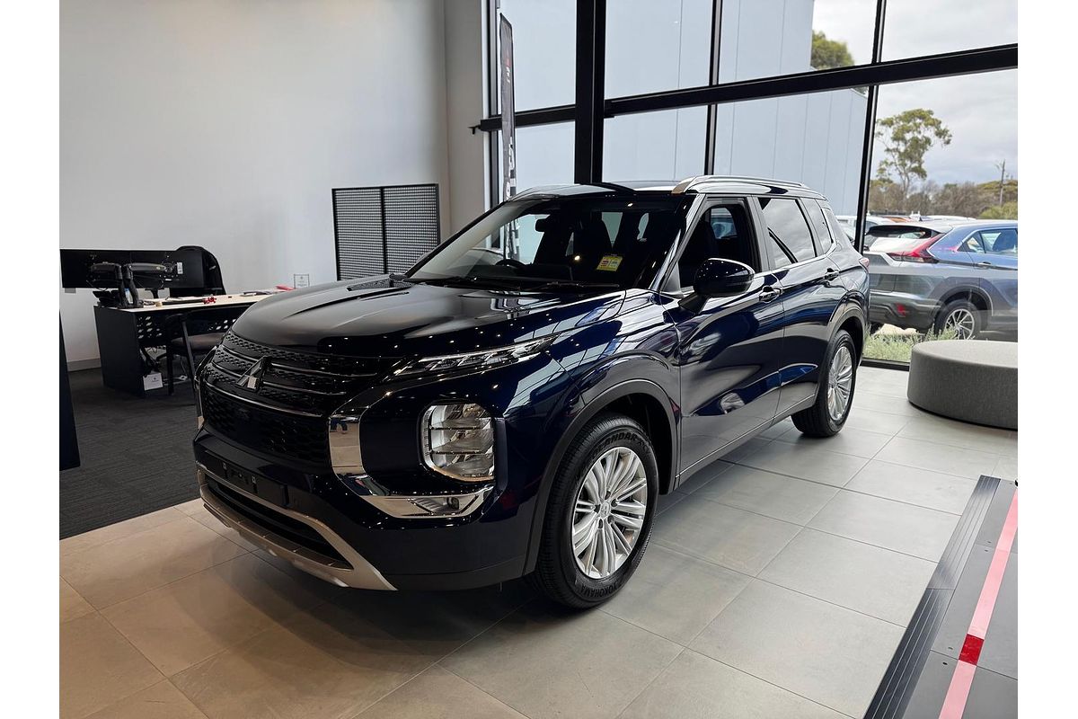 2025 Mitsubishi Outlander LS ZM