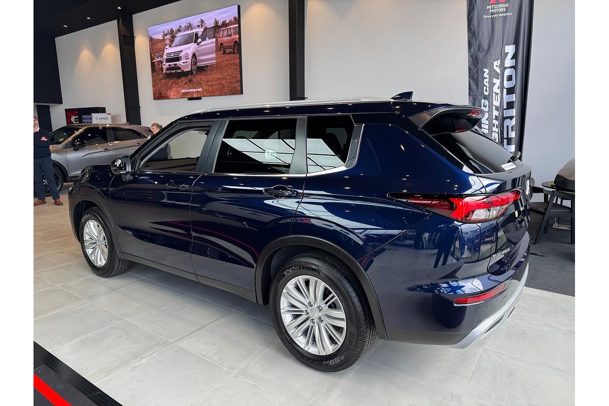 2025 Mitsubishi Outlander LS ZM