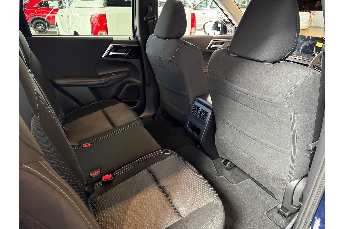 2025 Mitsubishi Outlander LS ZM