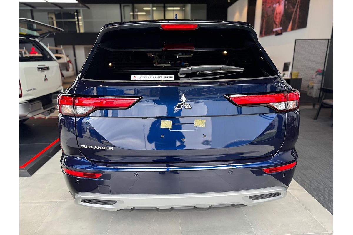 2025 Mitsubishi Outlander LS ZM