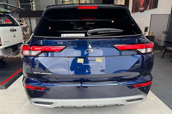 2025 Mitsubishi Outlander LS ZM