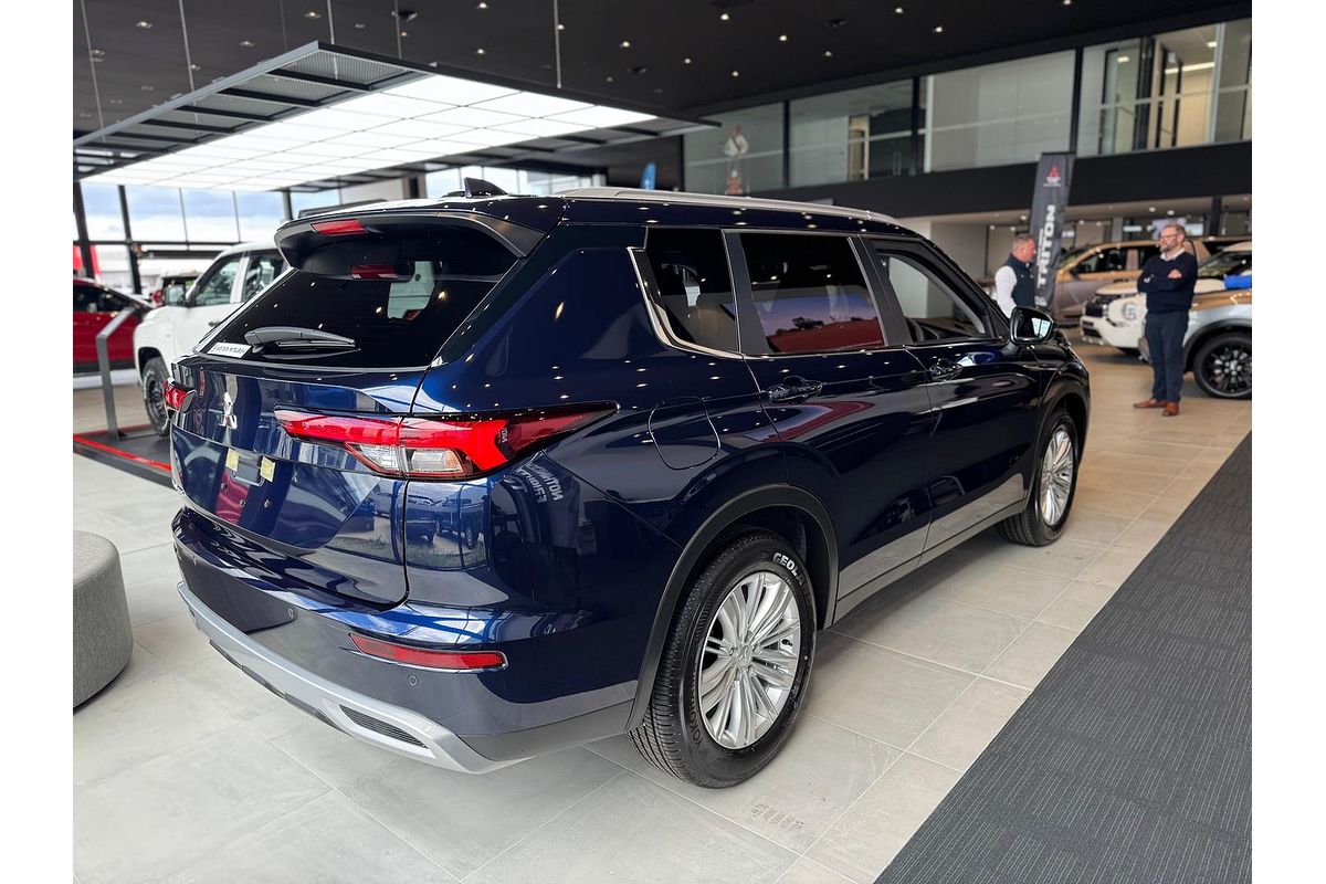 2025 Mitsubishi Outlander LS ZM