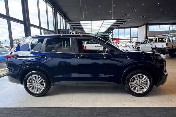 2025 Mitsubishi Outlander LS ZM