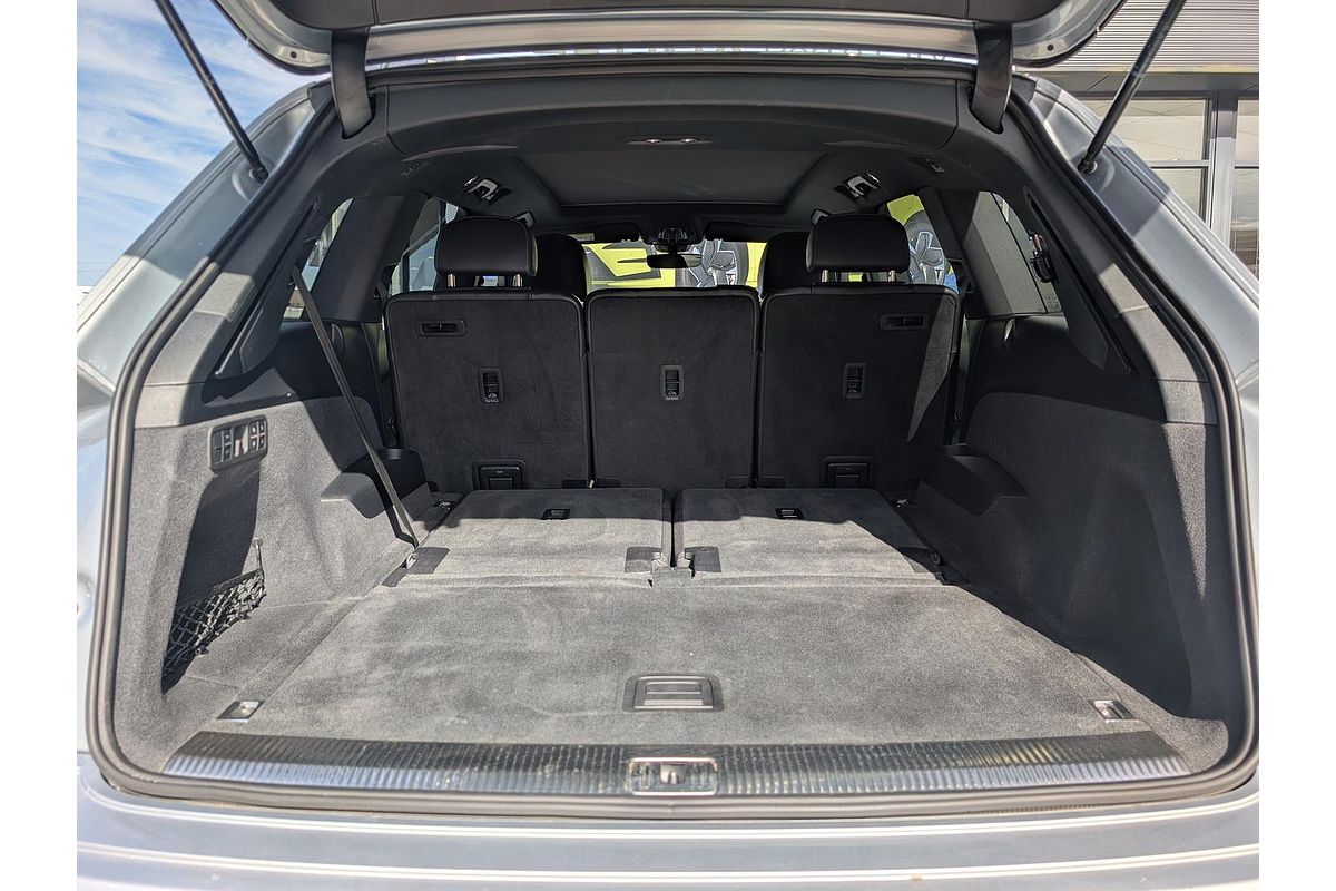 2023 Audi Q7 55 TFSI S line 4M