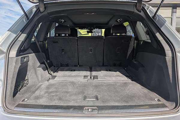 2023 Audi Q7 55 TFSI S line 4M