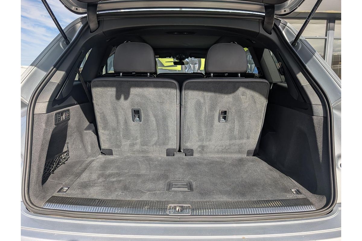 2023 Audi Q7 55 TFSI S line 4M