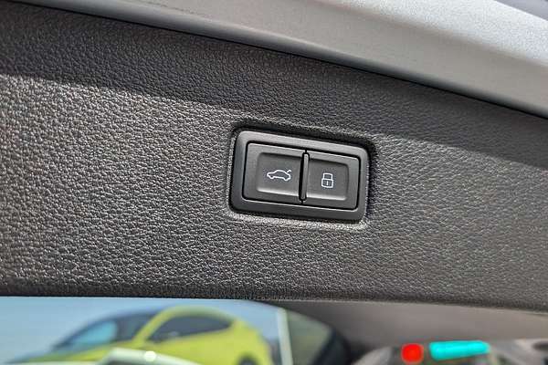 2023 Audi Q7 55 TFSI S line 4M