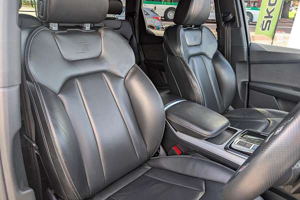 2023 Audi Q7 55 TFSI S line 4M