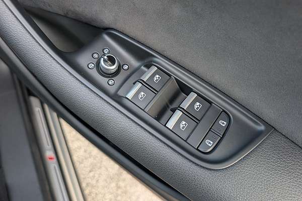 2023 Audi Q7 55 TFSI S line 4M