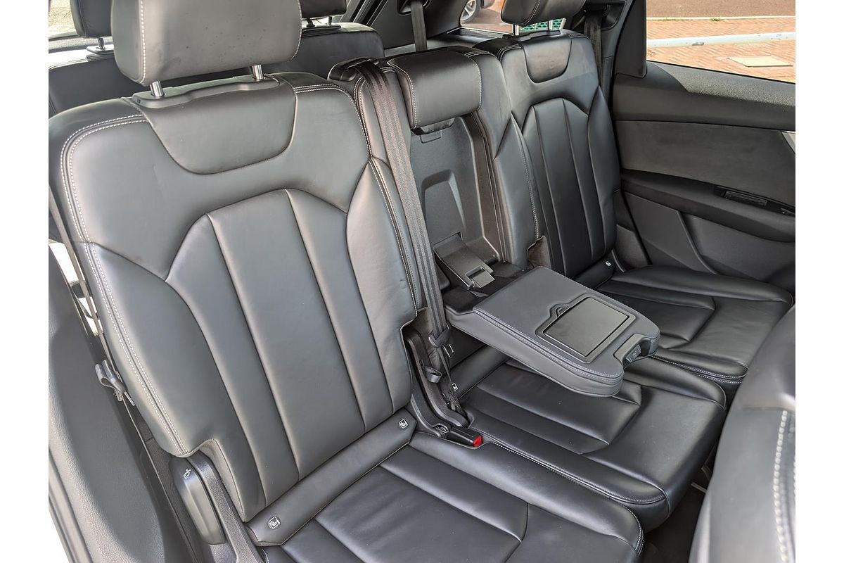 2023 Audi Q7 55 TFSI S line 4M