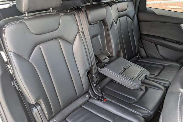 2023 Audi Q7 55 TFSI S line 4M
