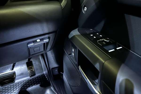 2021 Land Rover Defender 90 P400 X L663