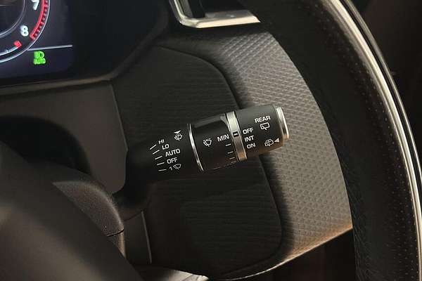 2018 Land Rover Range Rover Velar P300 R-Dynamic SE L560