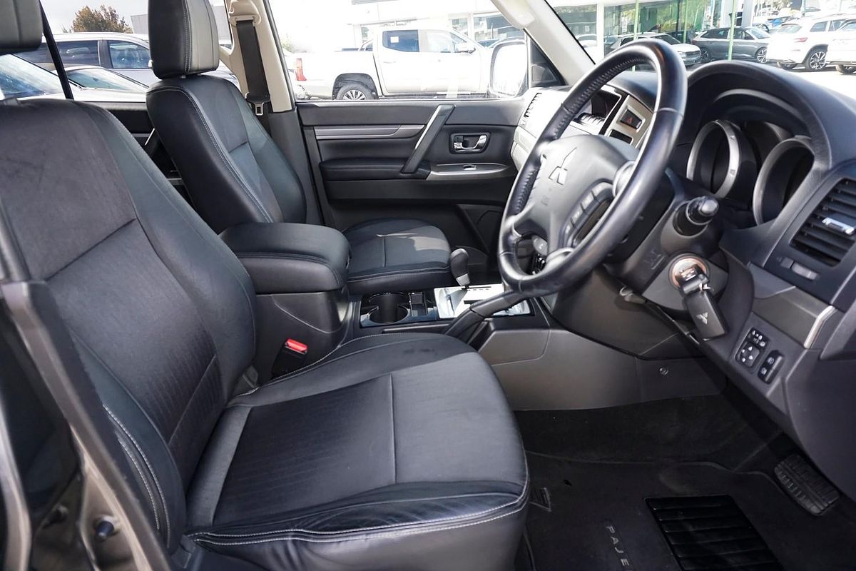 2017 Mitsubishi Pajero GLS NX