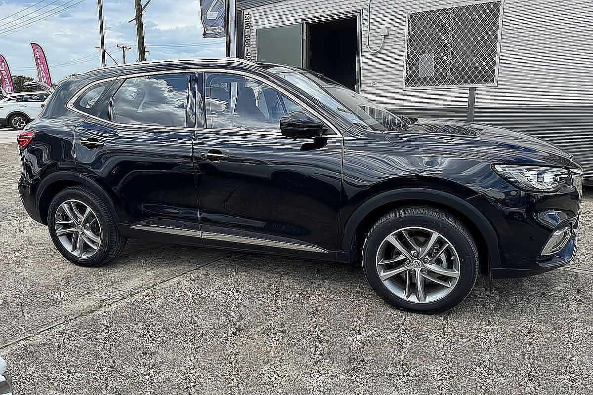 2021 MG HS Essence Anfield Edition SAS23
